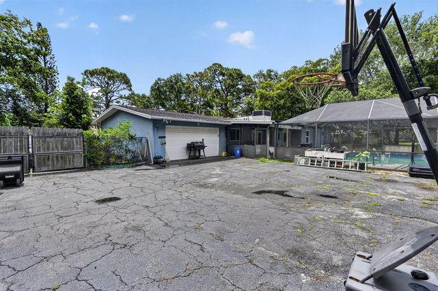 8669 Nashua Drive, Palm Beach Gardens, FL 33418