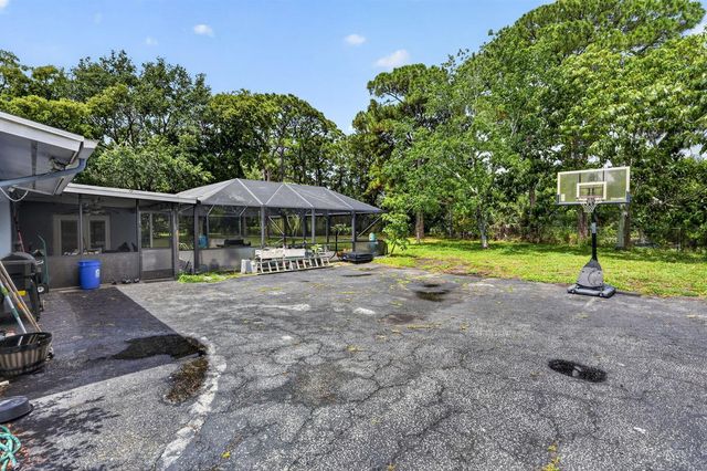 8669 Nashua Drive, Palm Beach Gardens, FL 33418