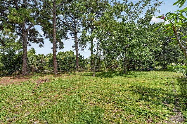 8669 Nashua Drive, Palm Beach Gardens, FL 33418
