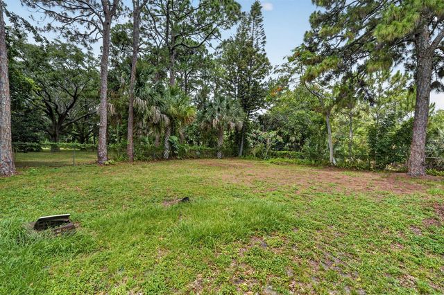 8669 Nashua Drive, Palm Beach Gardens, FL 33418