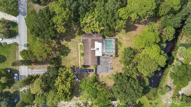 8669 Nashua Drive, Palm Beach Gardens, FL 33418