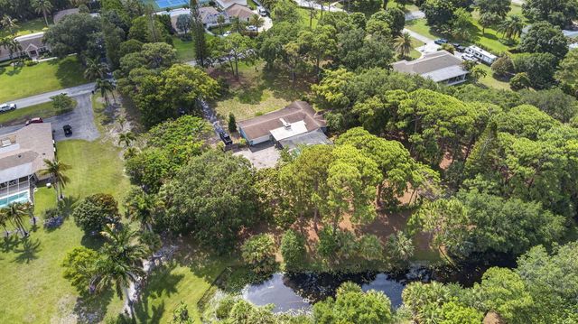8669 Nashua Drive, Palm Beach Gardens, FL 33418