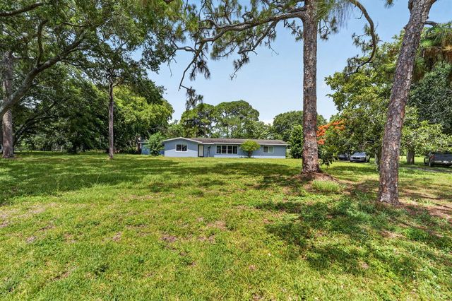 8669 Nashua Drive, Palm Beach Gardens, FL 33418