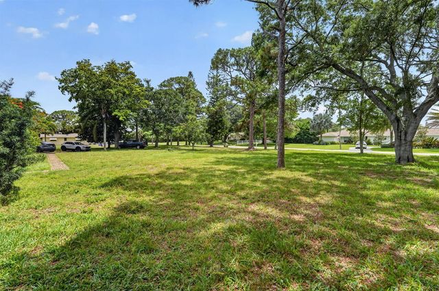 8669 Nashua Drive, Palm Beach Gardens, FL 33418