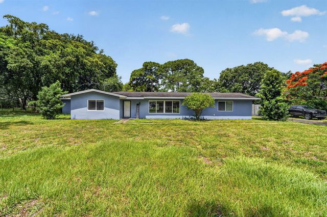 8669 Nashua Drive, Palm Beach Gardens, FL 33418