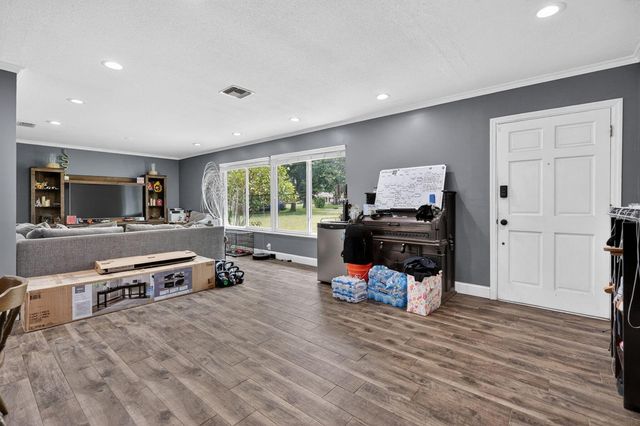 8669 Nashua Drive, Palm Beach Gardens, FL 33418