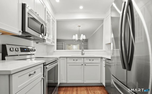 51 Forest Avenue 24, Greenwich, CT 06870