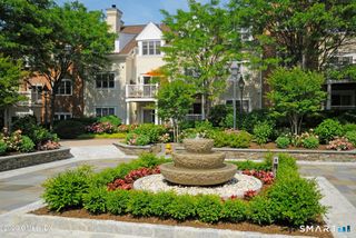 51 Forest Avenue 24, Greenwich, CT 06870
