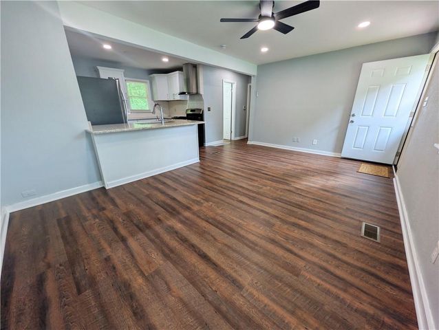 1324 N 52nd Court, Kansas City, KS 66102