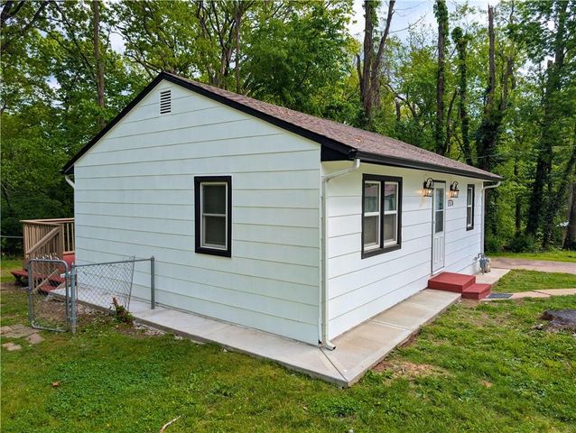 1324 N 52nd Court, Kansas City, KS 66102