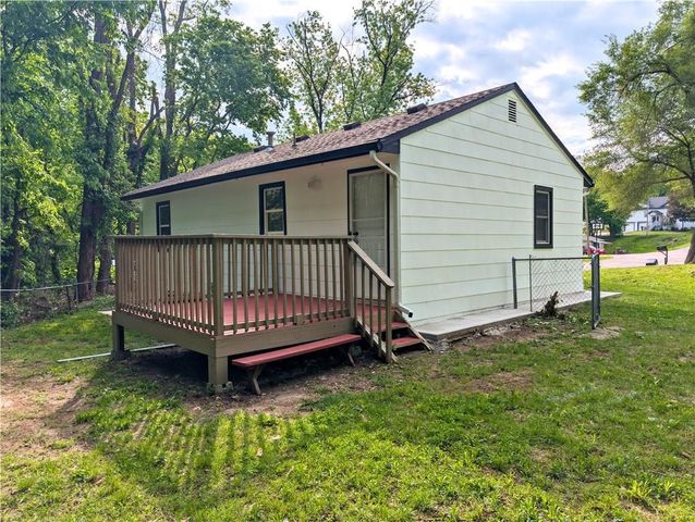1324 N 52nd Court, Kansas City, KS 66102