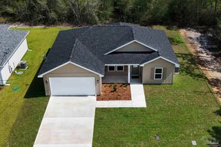 5737 San Blas St, Milton, FL 32583