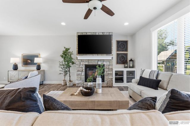 7402 N 281st Avenue, Valley, NE 68064