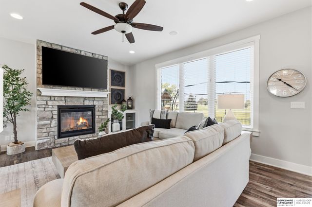 7402 N 281st Avenue, Valley, NE 68064