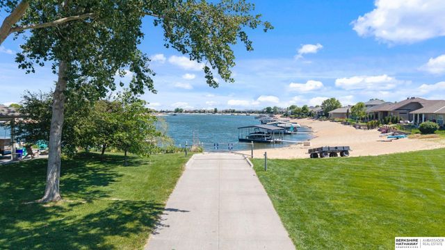 7402 N 281st Avenue, Valley, NE 68064