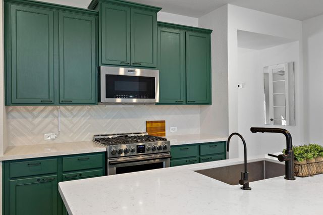 326 Smithsonian LN, Kyle, TX 78640