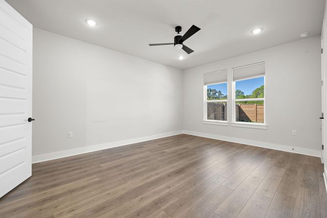 326 Smithsonian LN, Kyle, TX 78640