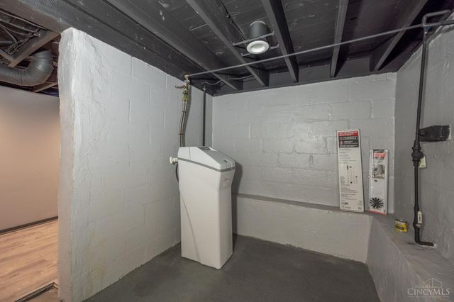 1306 W Loveland Avenue, Loveland, OH 45140