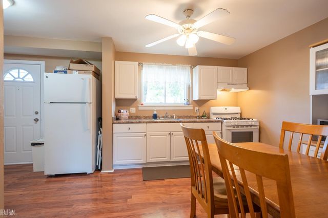 20922 Hunt Drive, Roseville, MI 48066