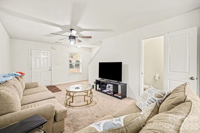 1430 Eastway Drive, Dallas, NC 28034