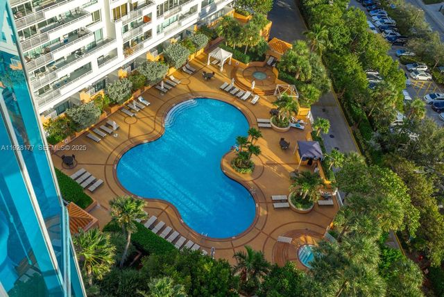 300 S Pointe Dr 1701, Miami Beach, FL 33139