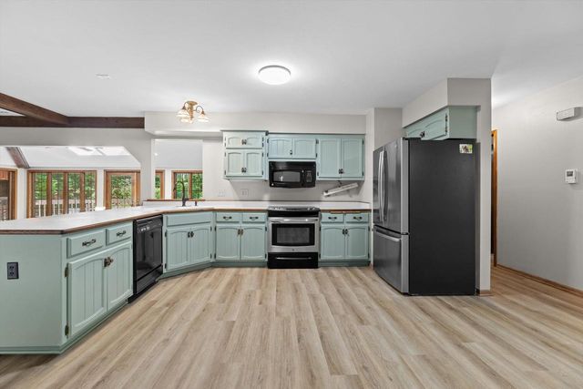 14840 W Oklahoma COURT, New Berlin, WI 53151