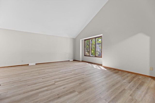 14840 W Oklahoma COURT, New Berlin, WI 53151