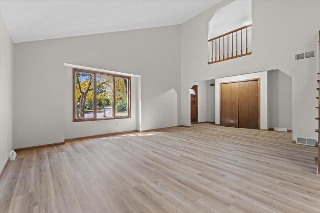 14840 W Oklahoma COURT, New Berlin, WI 53151