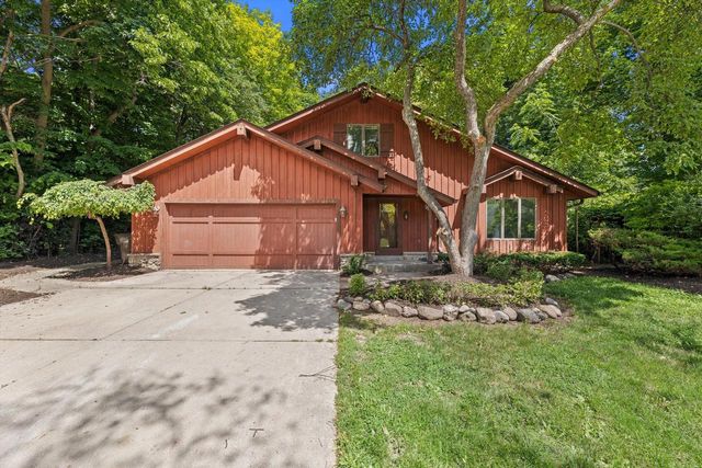 14840 W Oklahoma COURT, New Berlin, WI 53151