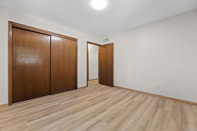 14840 W Oklahoma COURT, New Berlin, WI 53151