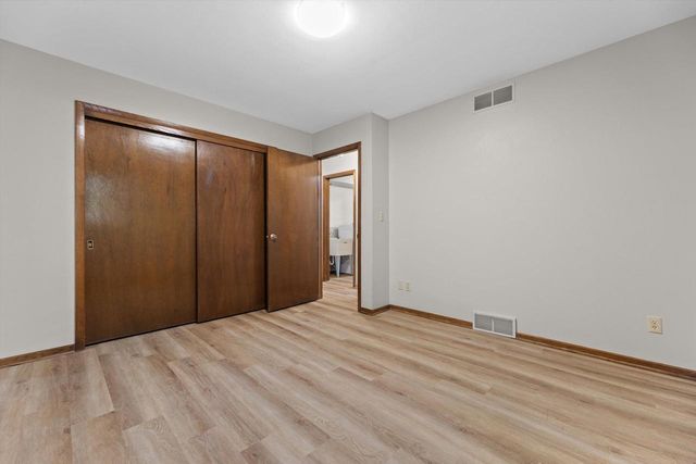 14840 W Oklahoma COURT, New Berlin, WI 53151