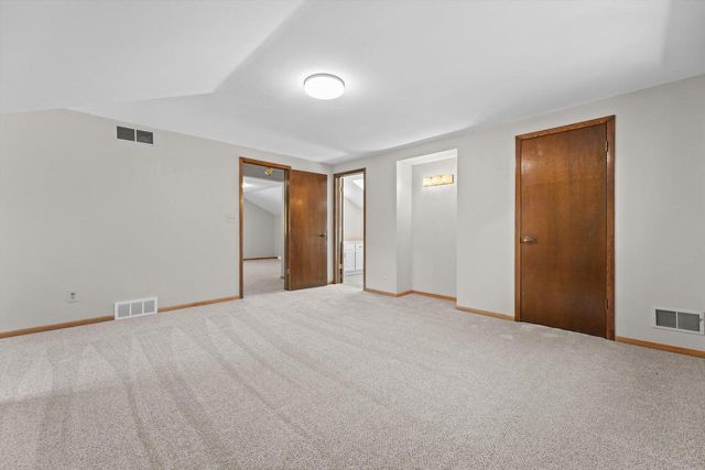 14840 W Oklahoma COURT, New Berlin, WI 53151