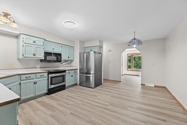14840 W Oklahoma COURT, New Berlin, WI 53151