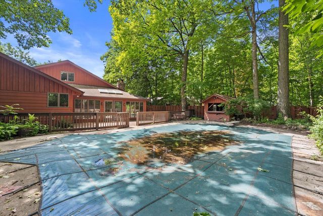 14840 W Oklahoma COURT, New Berlin, WI 53151