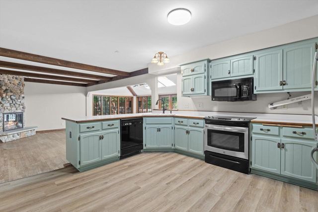 14840 W Oklahoma COURT, New Berlin, WI 53151