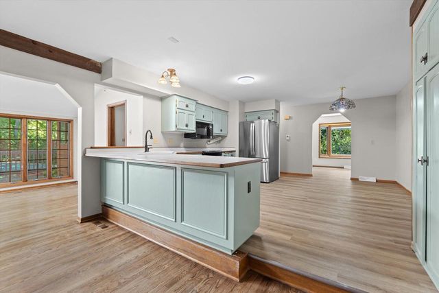 14840 W Oklahoma COURT, New Berlin, WI 53151