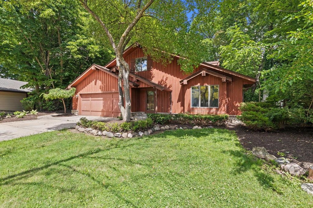14840 W Oklahoma COURT, New Berlin, WI 53151