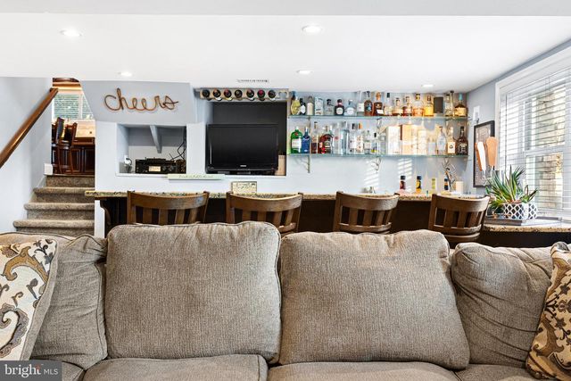 165 VALLEY DR, Southampton, PA 18966