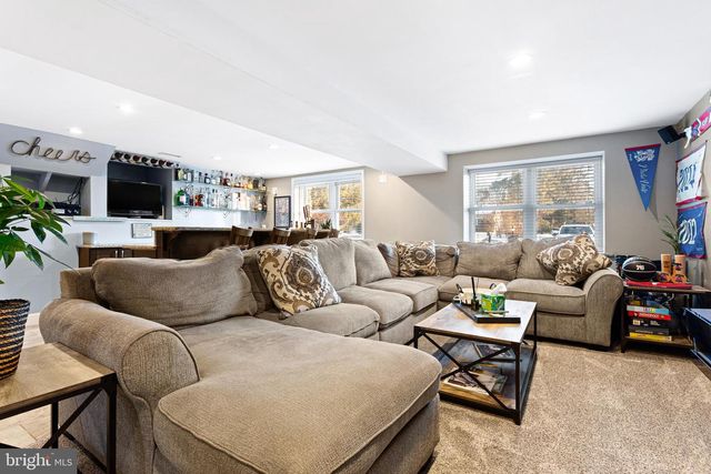 165 VALLEY DR, Southampton, PA 18966