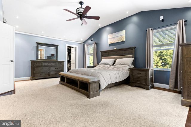 165 VALLEY DR, Southampton, PA 18966