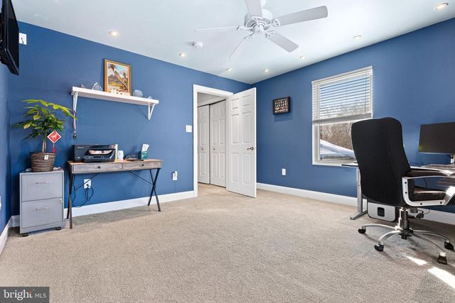 165 VALLEY DR, Southampton, PA 18966