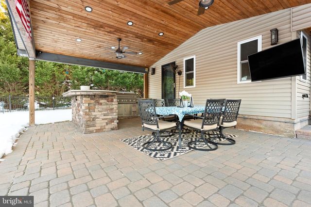 165 VALLEY DR, Southampton, PA 18966