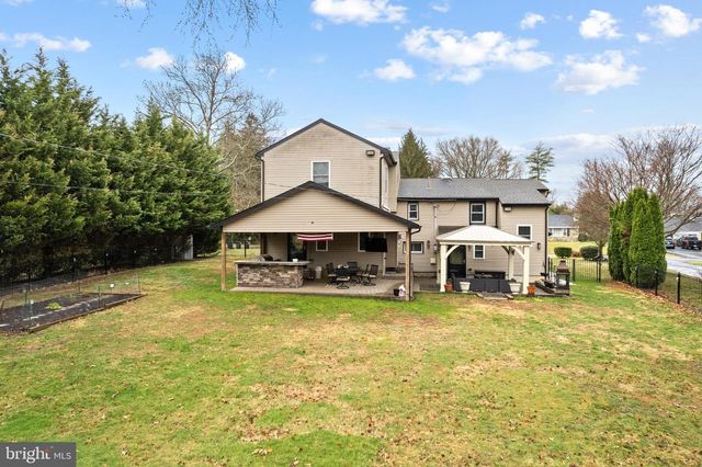 165 VALLEY DR, Southampton, PA 18966