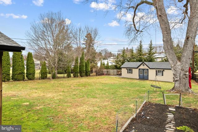 165 VALLEY DR, Southampton, PA 18966