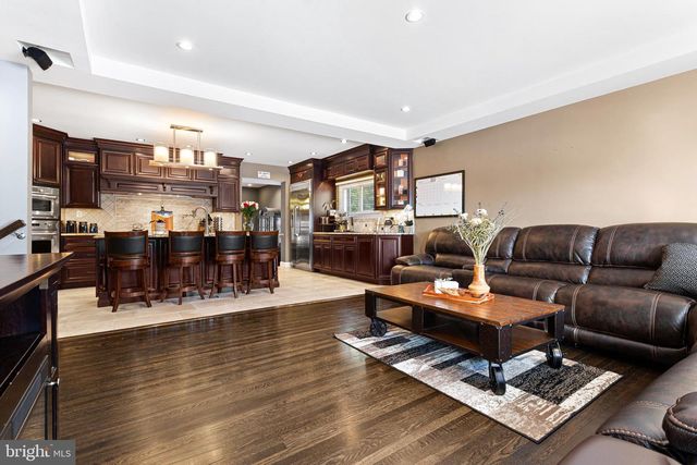 165 VALLEY DR, Southampton, PA 18966