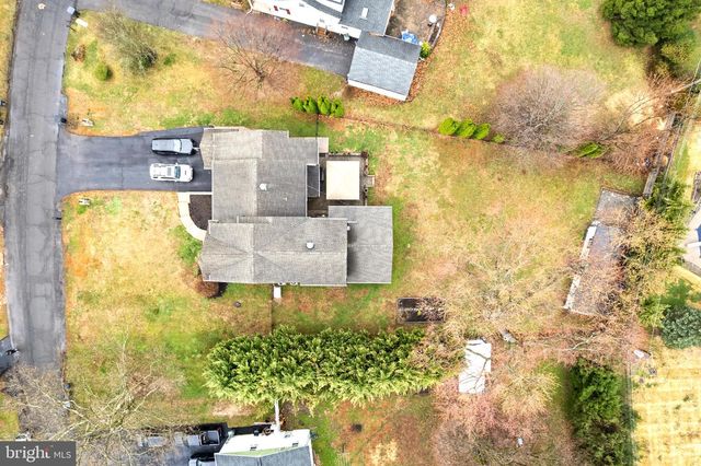 165 VALLEY DR, Southampton, PA 18966