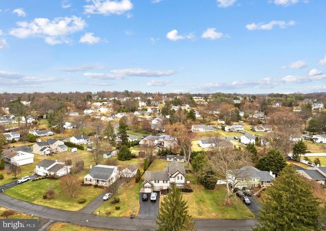 165 VALLEY DR, Southampton, PA 18966