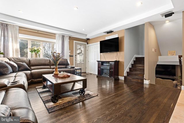 165 VALLEY DR, Southampton, PA 18966