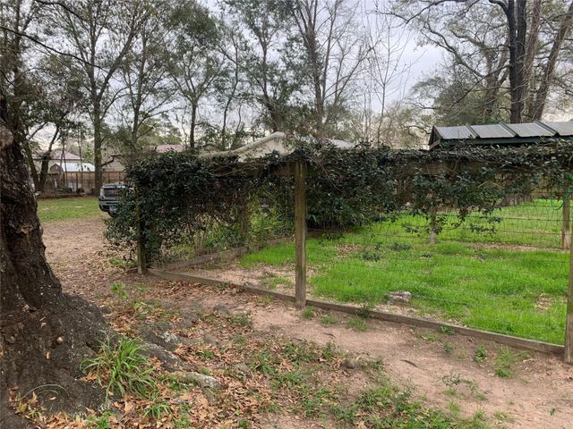 22720 Hudson Lane NE, New Caney, TX 77357