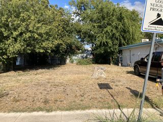 1434 S. Presa, San Antonio, TX 78210